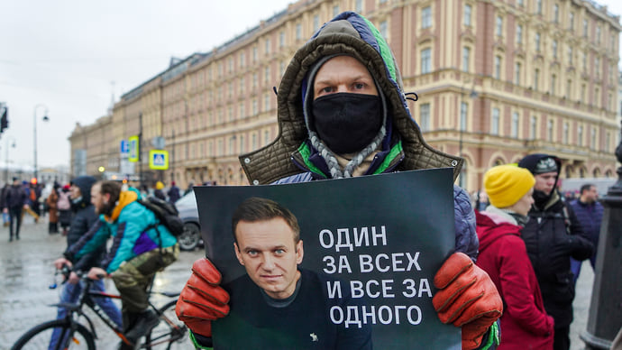 Политологи похвалили свои партии