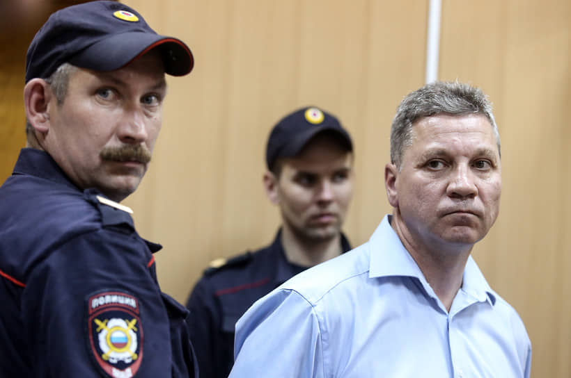 Бывший генерал ФТС Алексей Шашаев и его защита считают, что в материалах дела нет документов и показаний, прямо подтверждающих содержание обвинения