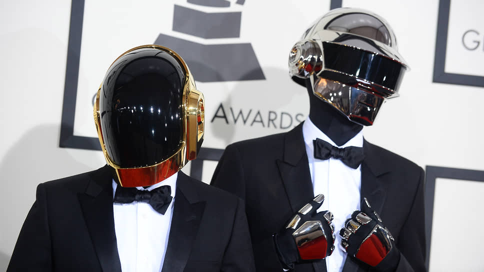 Пряча лица от публики, Daft Punk тем увереннее собирали ее полные стадионы