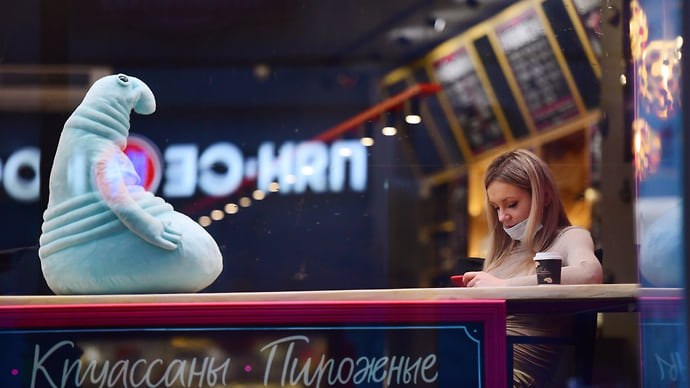 Под занавес что-то даже прибыло