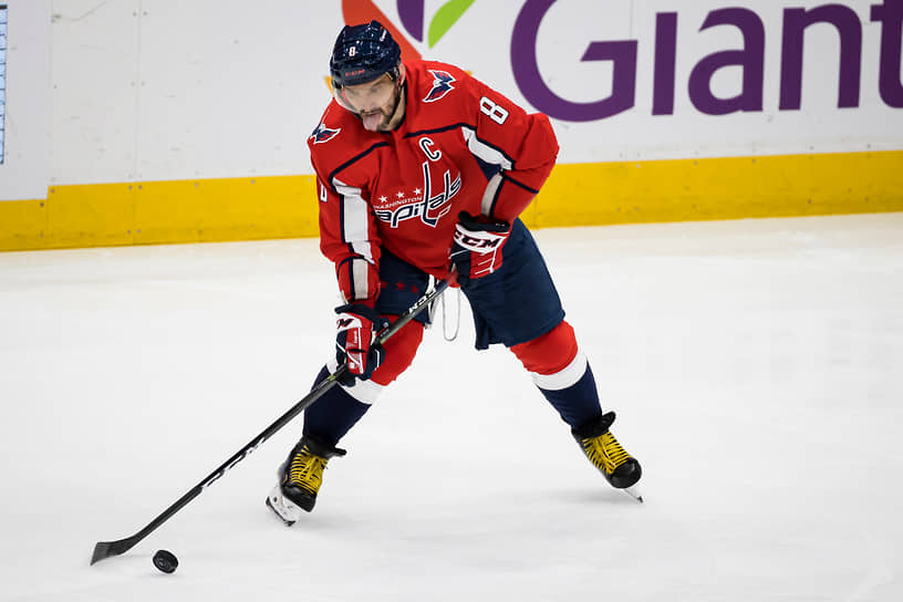 В последних девяти матчах Александр Овечкин забросил десять шайб и вновь претендует на приз лучшему снайперу регулярного чемпионата НХЛ