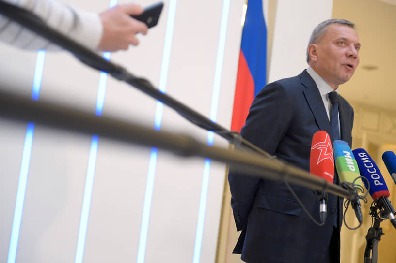 Курирующему импортозамещение вице-премьеру Юрию Борисову приходится обустраивать комфортные условия российским производителям электроники и программ для нее