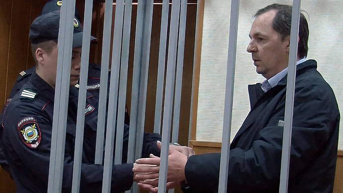 Генпрокуратура и СКР не поделили дело генералов