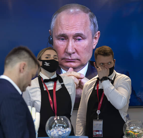 Владимир Путин на форуме постоянно возвращался к теме вакцинации