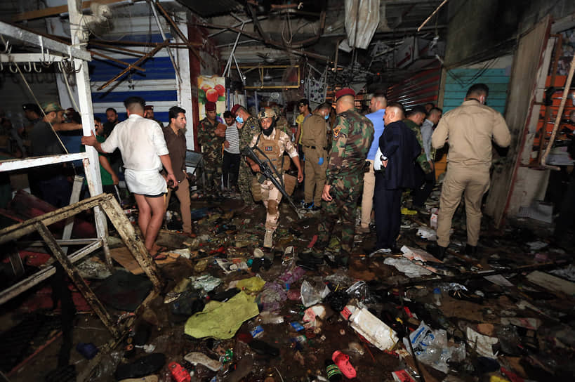 Ответственность за теракт на рынке Багдада, унесший жизни более 30 человек, половина из которых женщины и дети, взяла на себя группировка «Исламское государство» (запрещена в РФ)
