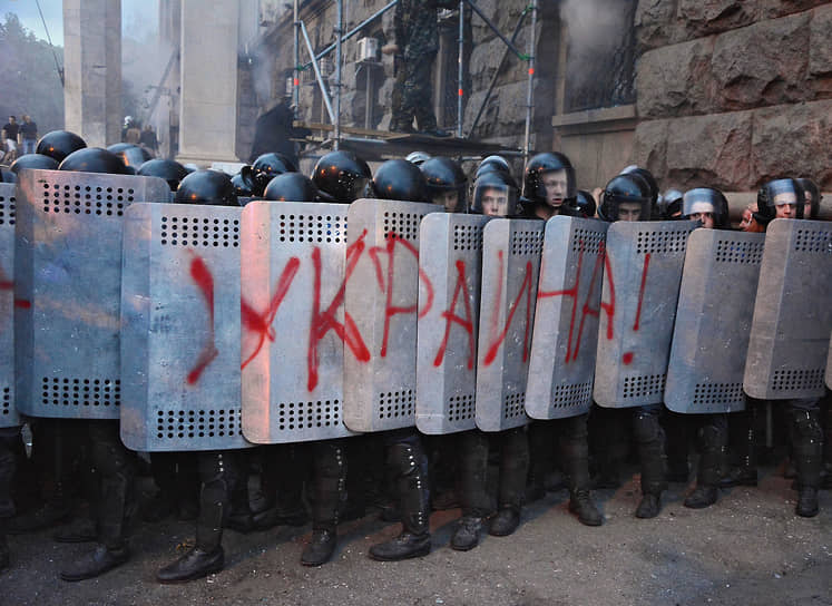 Один из эпизодов, вменяемых в вину украинским властям,— трагические события 2 мая 2014 года в Одессе, унесшие жизни десятков людей