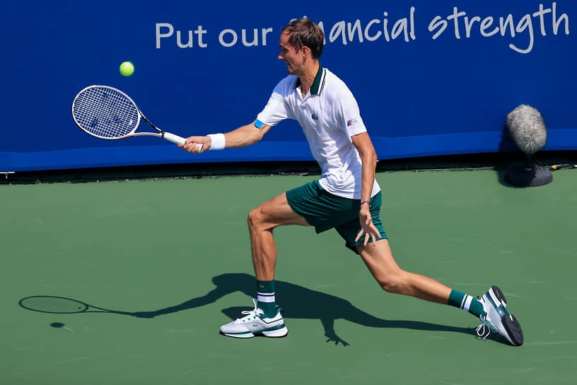 Благодаря победе над Григором Димитровым Даниил Медведев в третий раз подряд вышел в четвертьфинал турнира серии Masters 1000 в Цинциннати