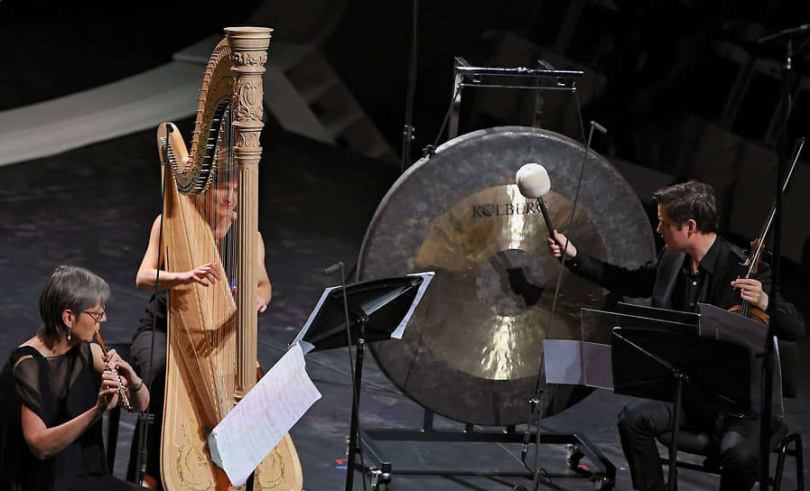 Французский инструментальный ансамбль Ensemble intercontemporain во время выступления