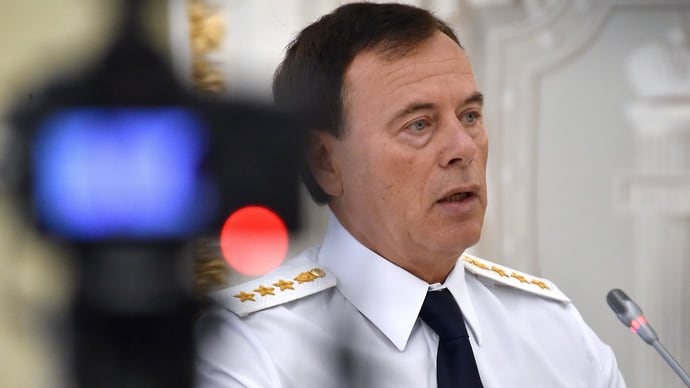 Отставку примет возраст