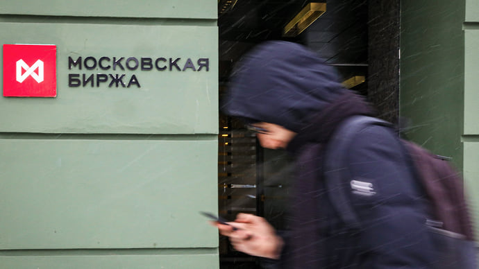 «Поток» просочится на биржу