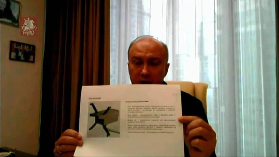 Замглавы дептранса Москвы Андрей Корнеев показал депутатам концепт новой камеры 