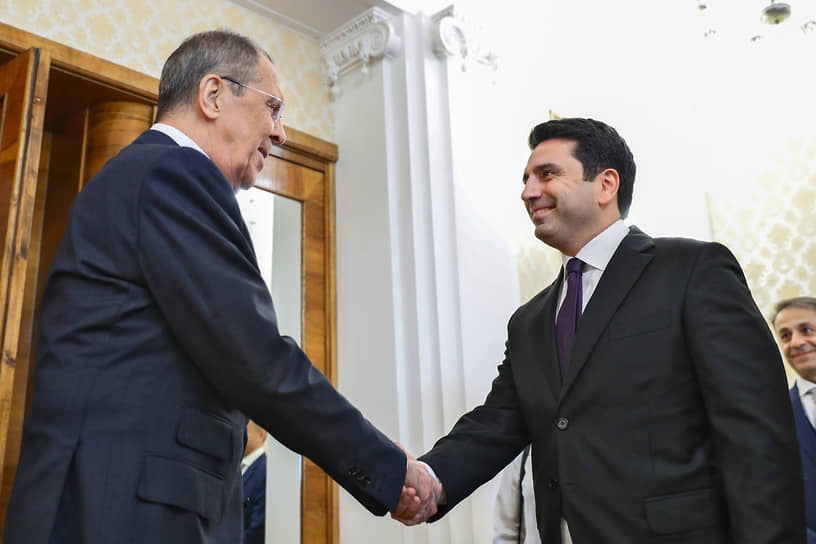 Министр иностранных дел России Сергей Лавров и председатель Национального собрания Армении Ален Симонян