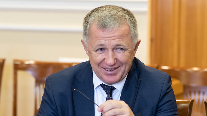 Самолет-амфибия доставил до суда