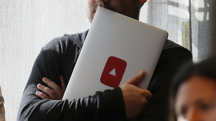 YouTube спросят про права