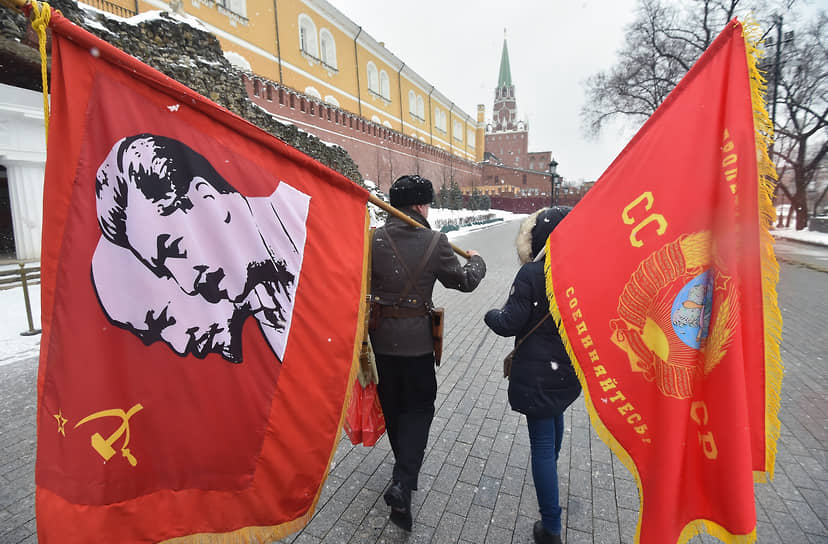 Праздничные планы коммунистов на 23 Февраля ограничены как коронавирусом, так и необходимостью сменить протест на патриотическое единение