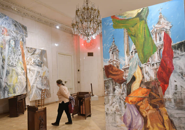 На выставке Валерия Кошлякова история архитектуры заиграла свежими красками