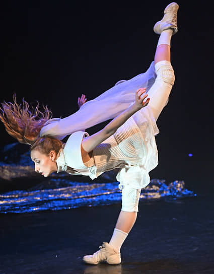 Танцовщица Татьяна Крицкая во время спектакля «Дюймовочка»
