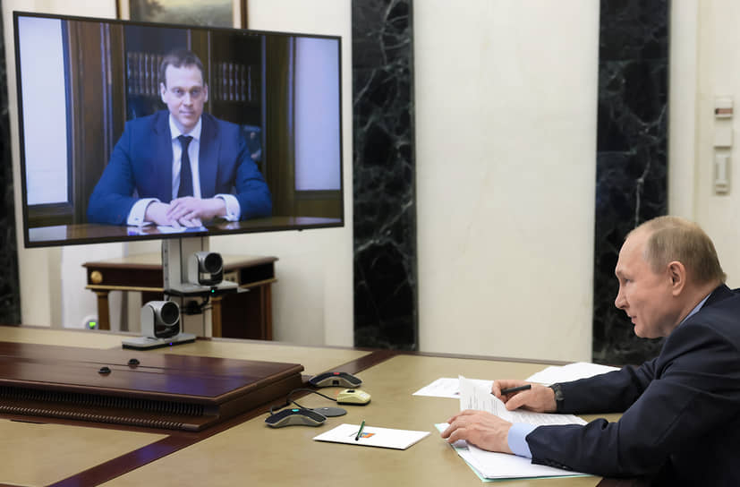 Президент России Владимир Путин с врио губернатора Рязанской области Павлом Малковым