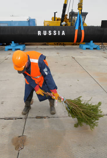 Санкции могут лишить «Газпром» возможности поставлять в Европу газ не только по замороженной второй, но и по работающей первой очереди «Северного потока»