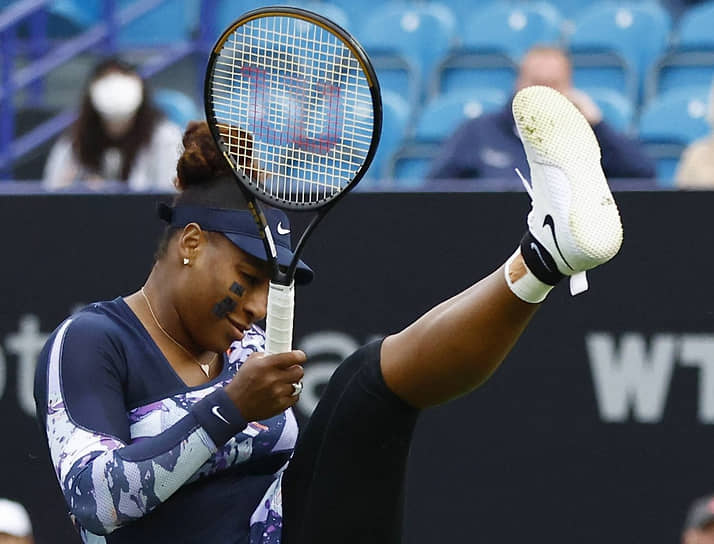 В преддверии своего 21-го выступления на Wimbledon его семикратная чемпионка Серена Уильямс решила получить игровую практику в парном разряде на турнире в Истборне