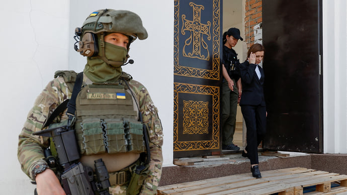 Через санкции к звездам
