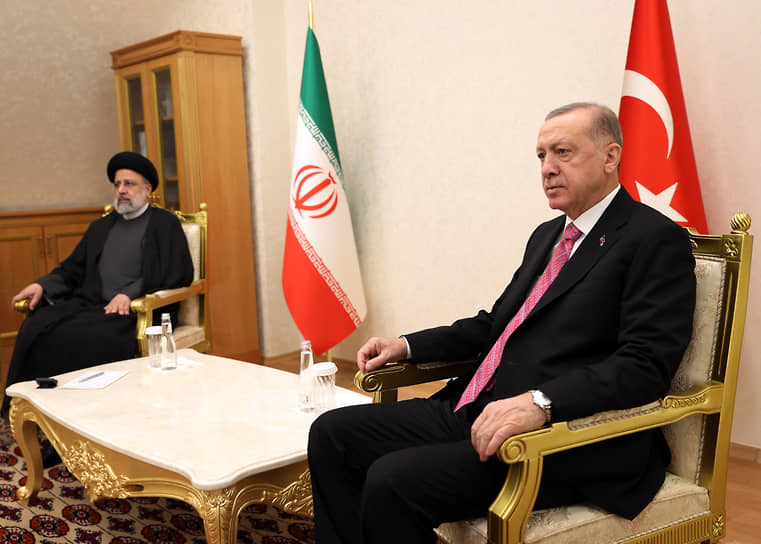 В Тегеране Владимиру Путину предстоит встретиться не только со своим иранским коллегой Эбрахимом Раиси, но и с президентом Турции Реджепом Тайипом Эрдоганом