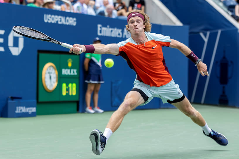 Андрей Рублев (на фото) в третий раз вышел в четвертьфинал US Open, уверенно обыграв опасного британца Кэмерона Норри