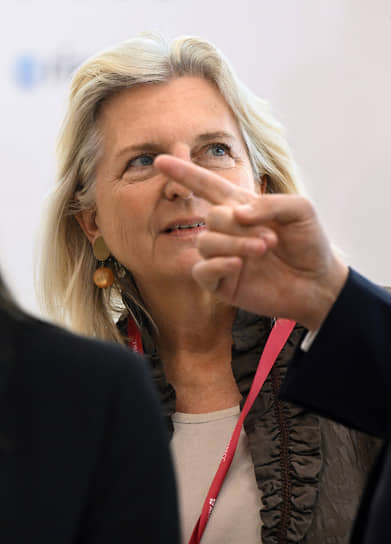 Бывший министр иностранных дел Австрии Карин Кнайссль на форуме была постоянно востребована