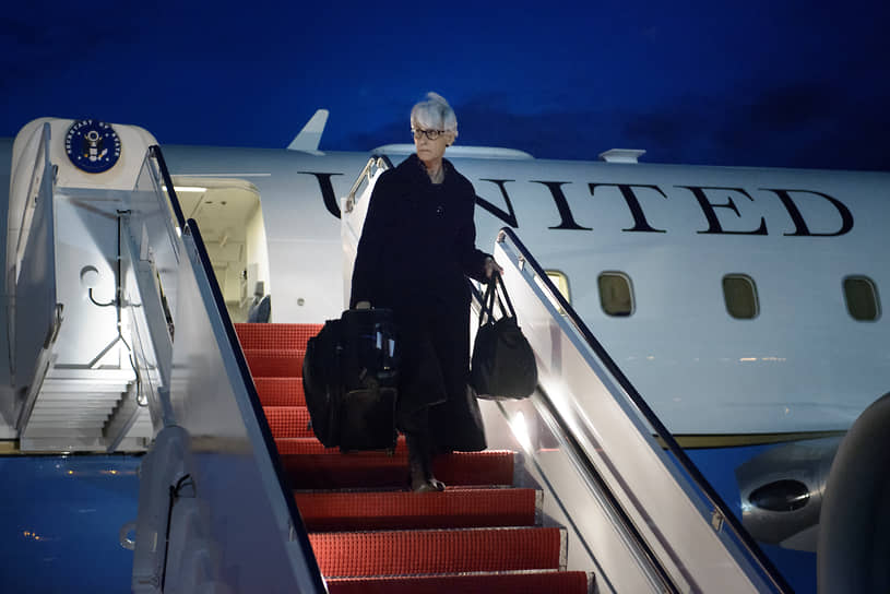 Цель недельного турне первого замгоссекретаря США Уэнди Шерман по странам Европы — выработка дальнейшей стратегии Запада по отношению к украинскому конфликту