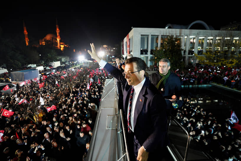 Мэр Стамбула Экрем Имамоглу и раньше считался наиболее вероятным кандидатом на президентский пост от объединенной оппозиции. Приговор суда только добавил ему популярности