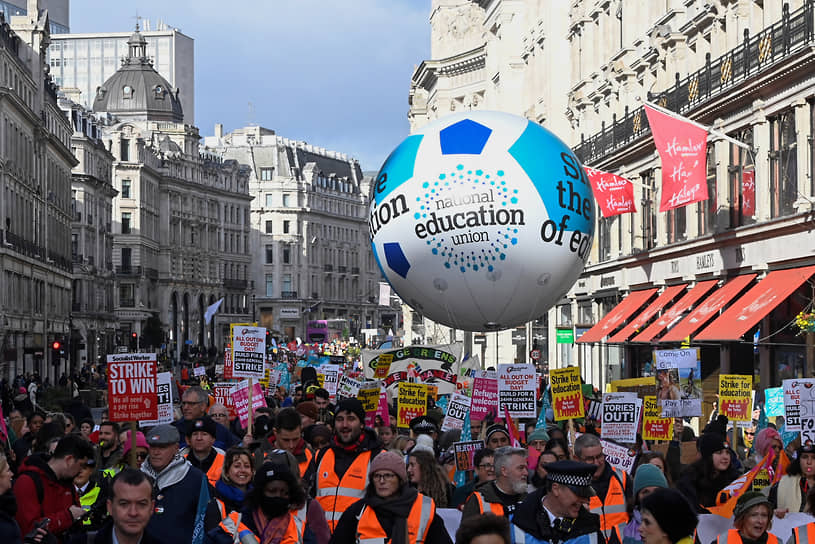 1 февраля 2023 года на улицы британских городов вышли около 500 тыс. человек, потребовавших повышения заработной платы