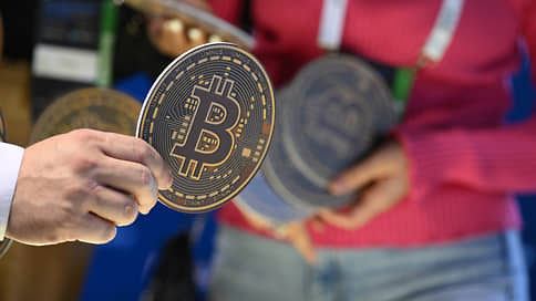 Криптоинвесторы тряхнули портфелями // Биткойн и эфир уступают долю новым валютам
