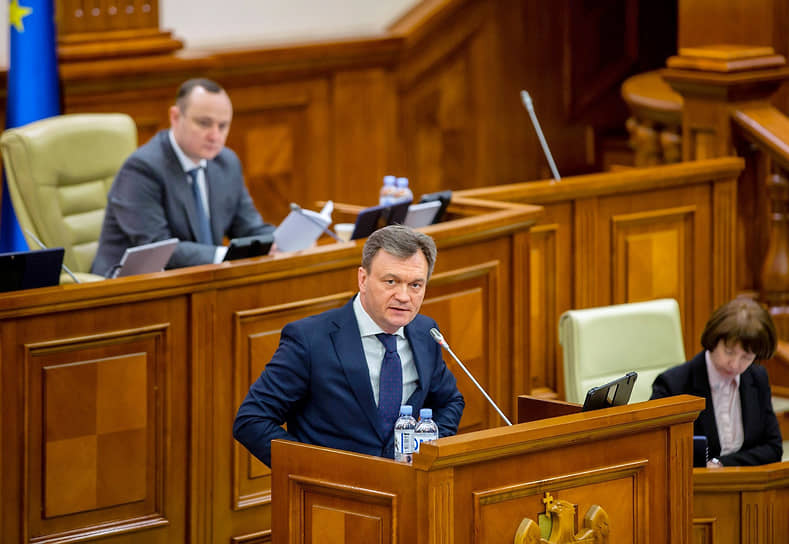 Новый премьер Молдавии Дорин Речан считает, что его страна «больше не может полагаться только на инструменты внешней политики, одним из которых является нейтралитет, и должна перейти к развитию обороноспособности»