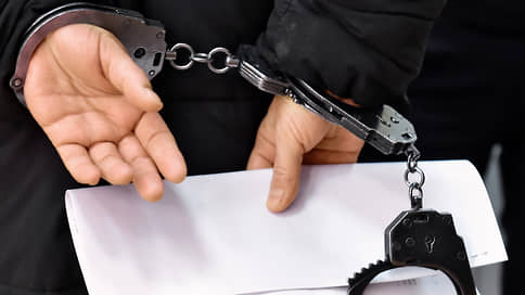 К телекоммуникационному оборудованию приплюсовали векселя // Бывших топ-менеджеров холдинга осудили за мошенничество