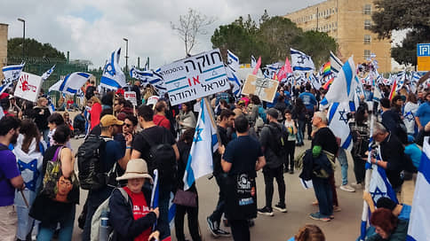 Восстал народ израилев // Переговоры между властями и оппозицией не остановят уличные акции