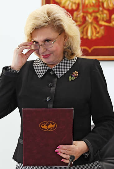 Татьяна Москалькова полагает, что будет дальновидно начать выдачу общегражданских паспортов в консульских учреждениях