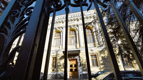Регулятор проявил мягкость // Валютные позиции сдержат новым лимитом