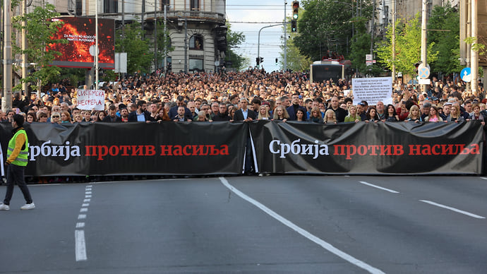 Пули попали по кабинету