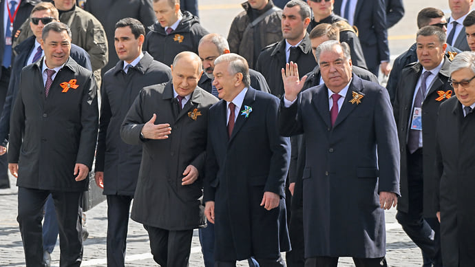 Парадно-выходная форма надежды