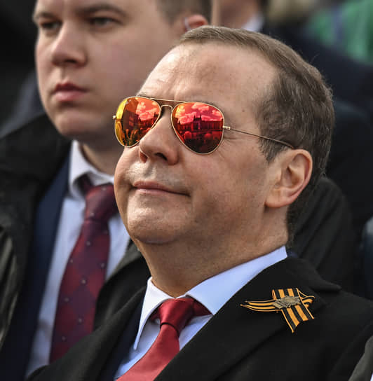 В глазах Дмитрия Медведева зажглись веселые искорки
