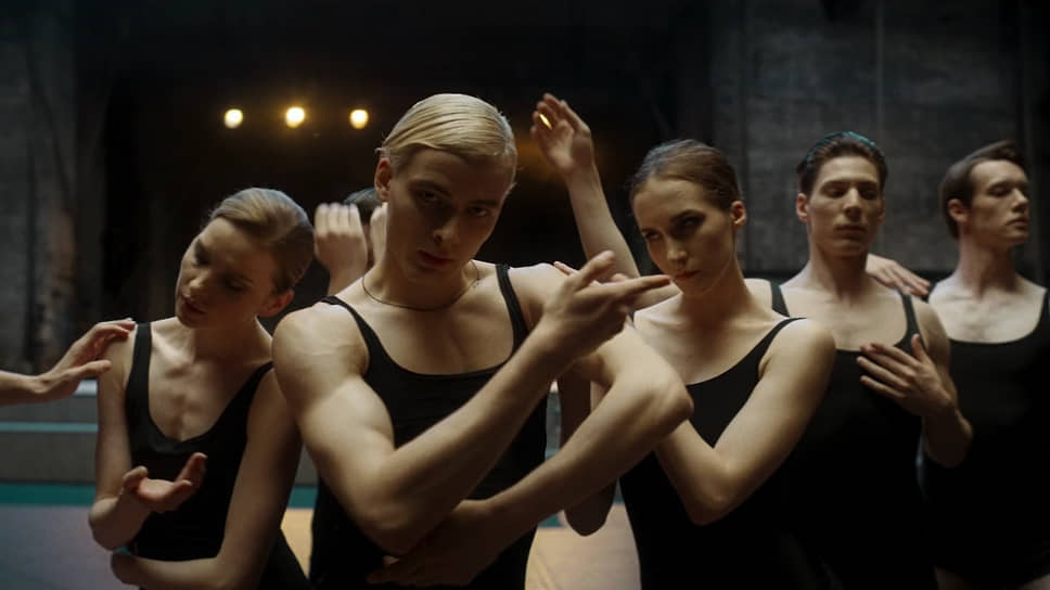 Балетные артисты, снявшиеся в роли балетных артистов,— самая естественная и убедительная часть сериала