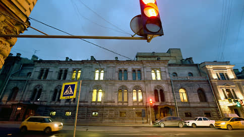 Европейский университет вновь открыл двери для прокуратуры // В петербургском вузе началась внеплановая проверка