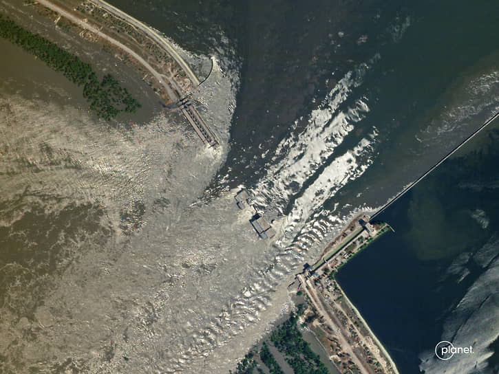 Прорыв плотины Каховской ГЭС