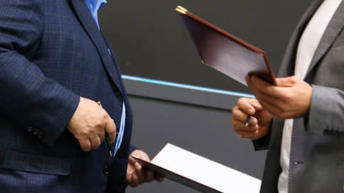 Страховки разложили по банкам // Комиссионное вознаграждение посредников бьет рекорды