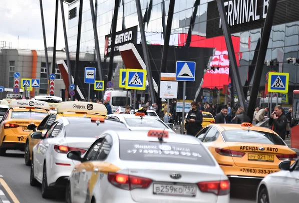 В Москве заметно дорожают услуги такси