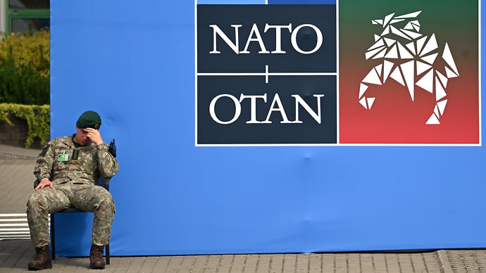Отсель грозить он будет членам