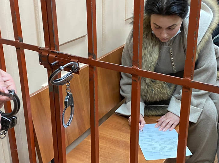 Арина (Вера) Новосельская не смогла убедить суд в том, что брала деньги от бизнесмена в долг