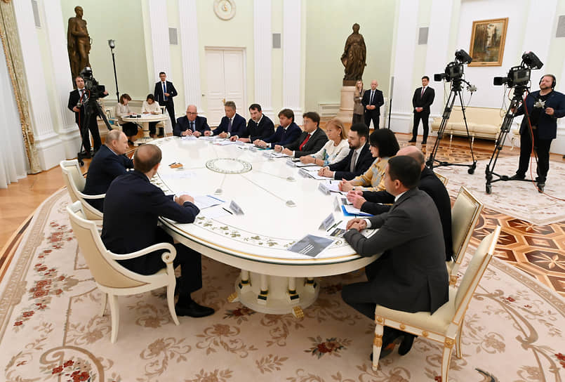 Владимир Путин попросил Дениса Мантурова о встрече с людьми