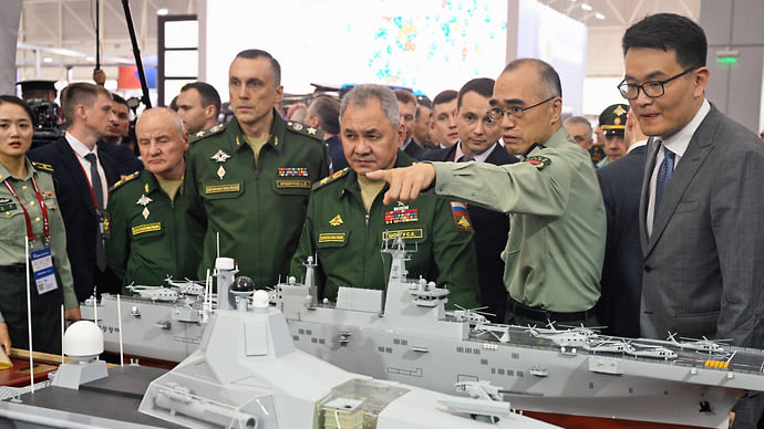 С широко раскрытыми кругами