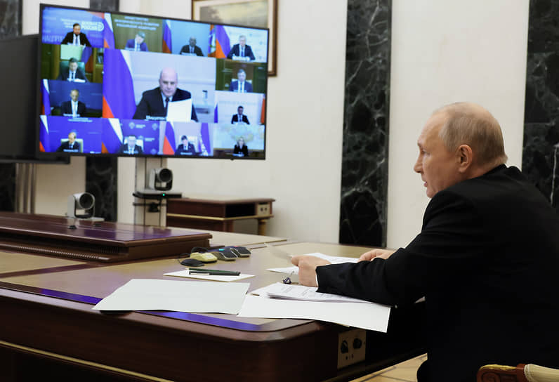 Президент России Владимир Путин на Совете по нацпроектам 